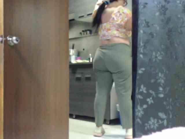miia-1bigass webcam