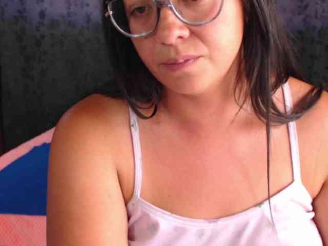 miia-1bigass webcam