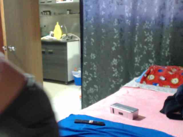 miia-1bigass webcam