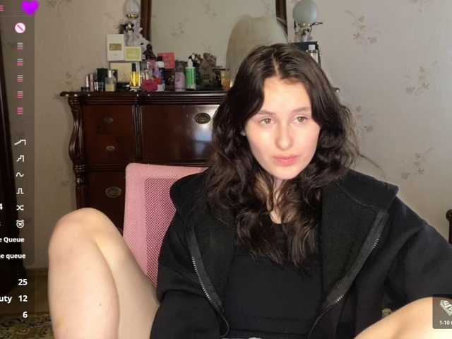 MilaElin live cam on BongaCams