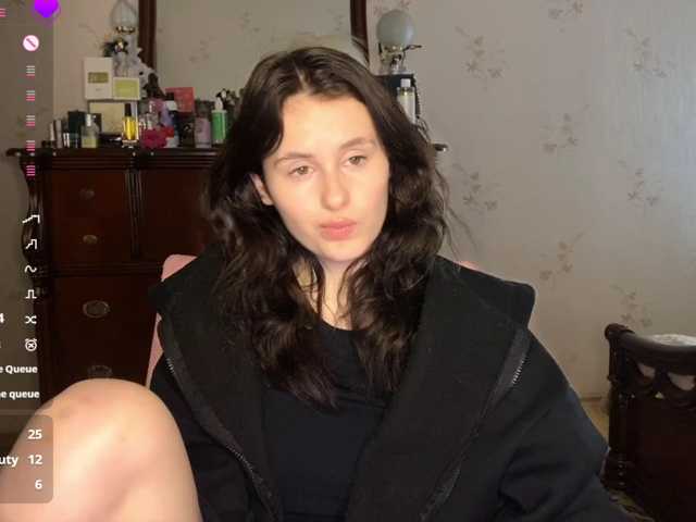 MilaElin live cam on BongaCams