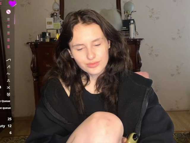 MilaElin live cam on BongaCams