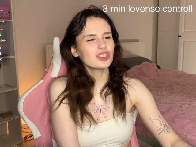 MilaElin live cam preview