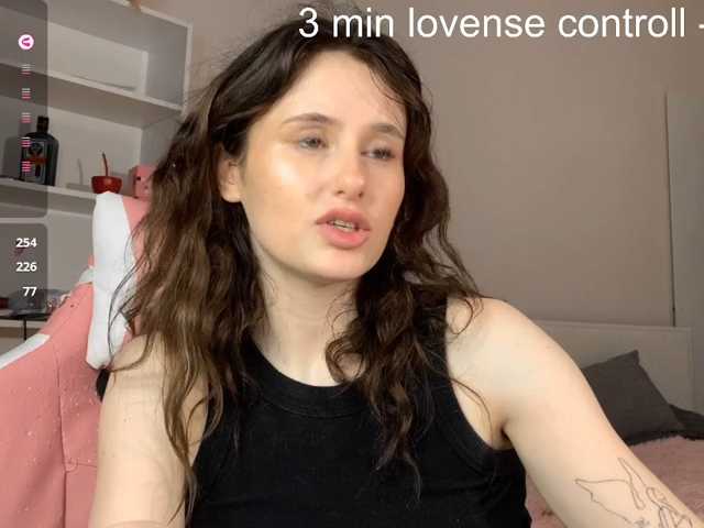 MilaElin live cam on BongaCams
