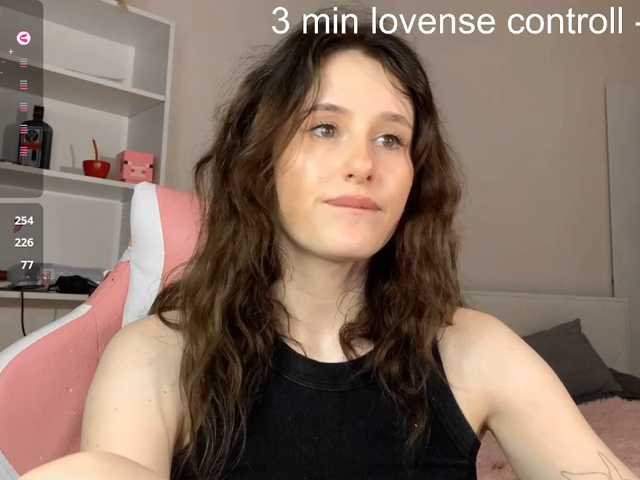 MilaElin live cam on BongaCams