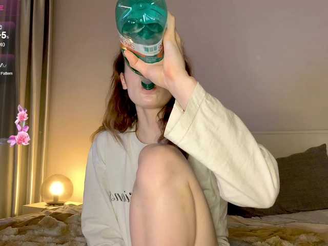 MilaElin live webcam show