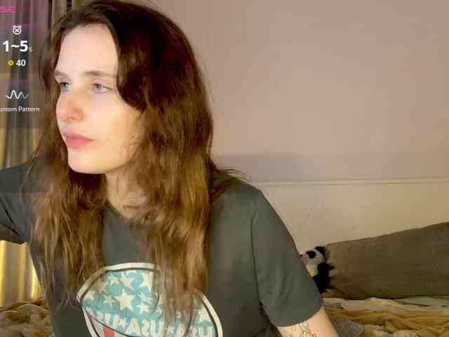 MilaElin webcam