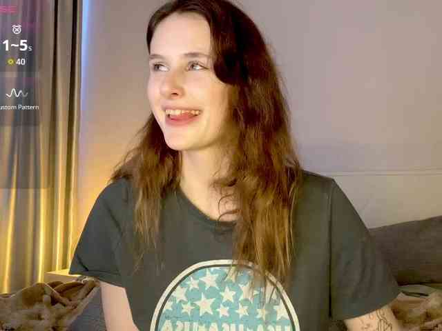 MilaElin webcam