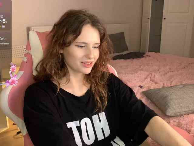 MilaElin webcam