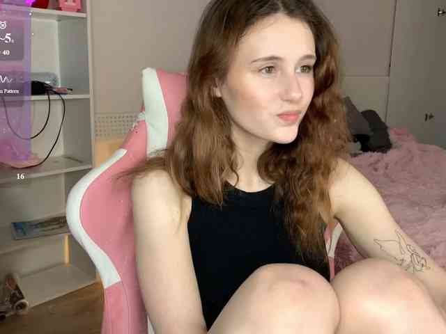 MilaElin webcam