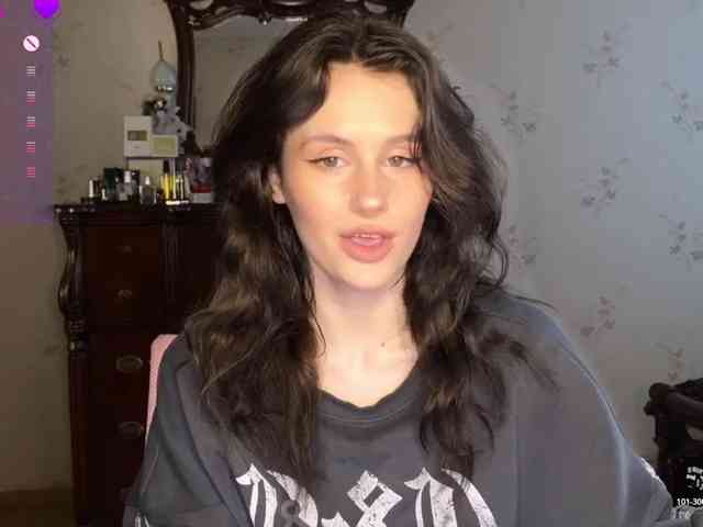 MilaElin webcam