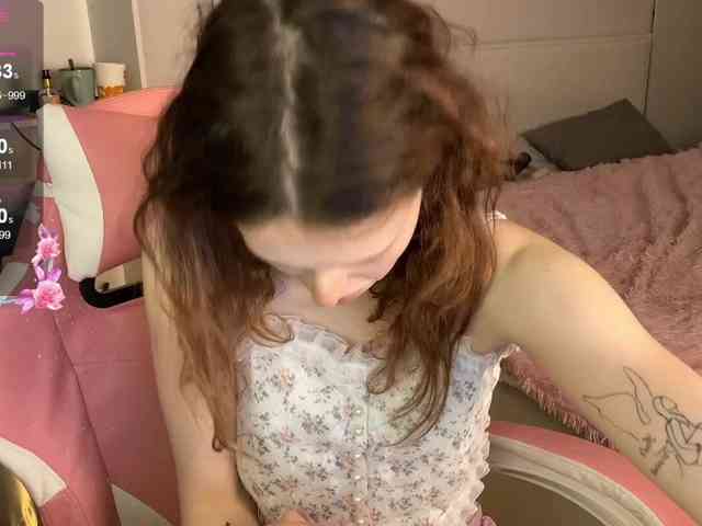 MilaElin webcam