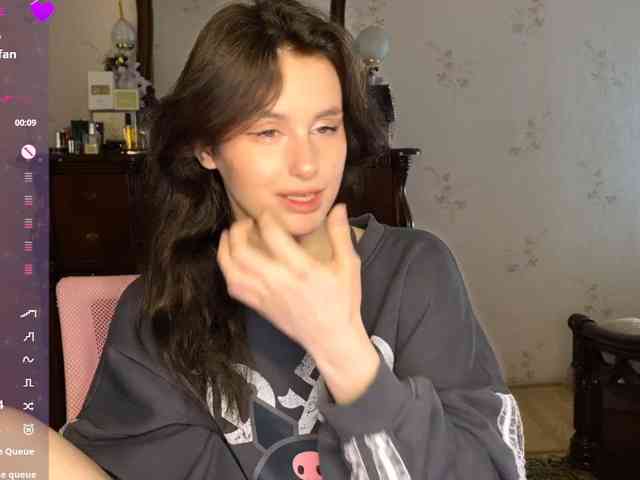 MilaElin webcam
