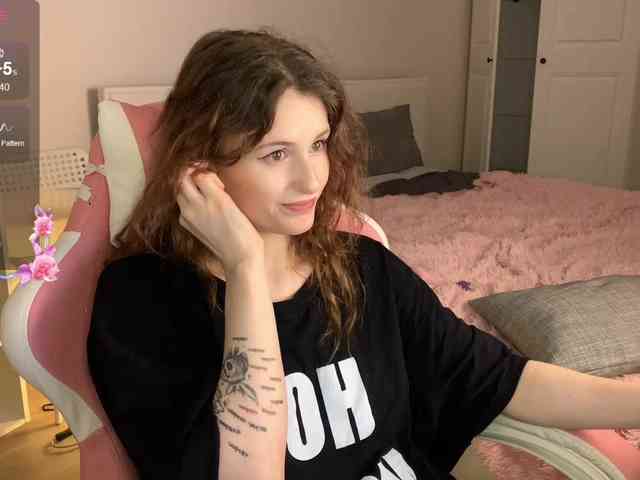MilaElin webcam