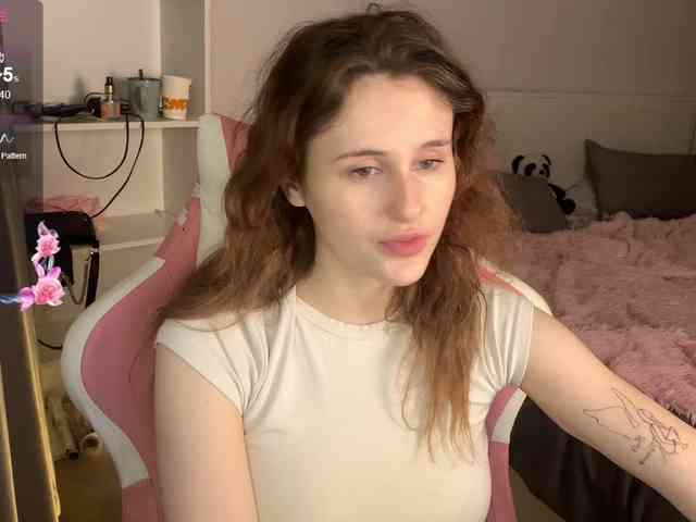 MilaElin webcam