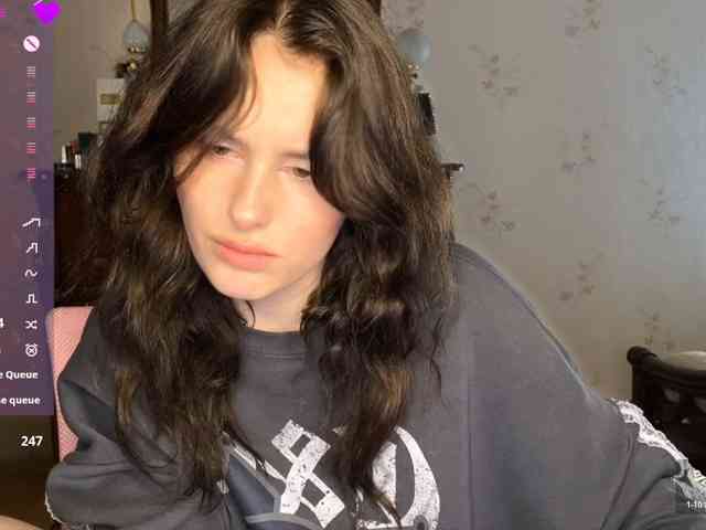 MilaElin webcam