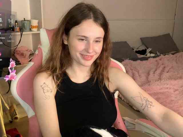 MilaElin webcam