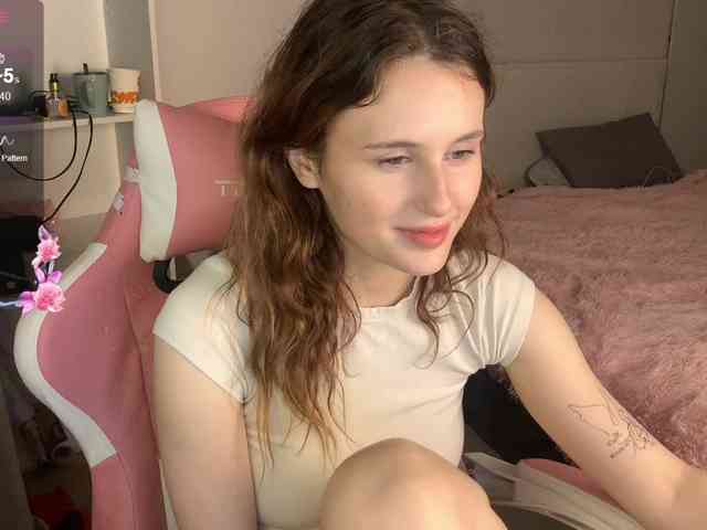 MilaElin webcam