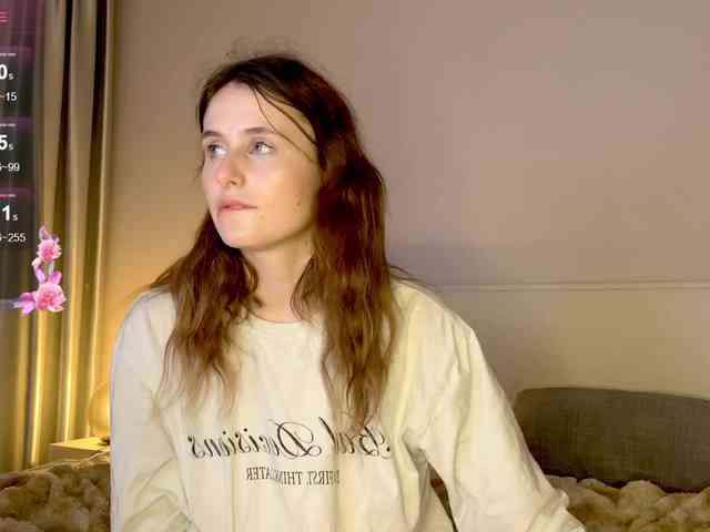 MilaElin webcam