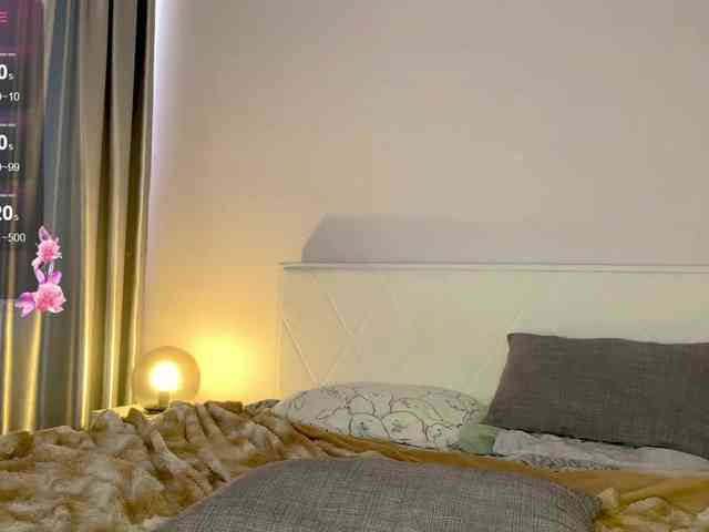 MilaElin webcam