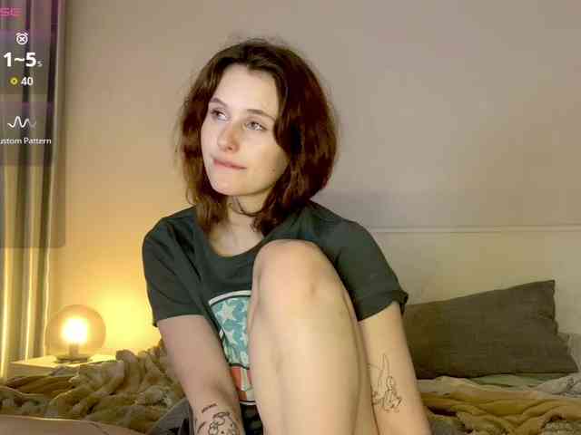 MilaElin webcam