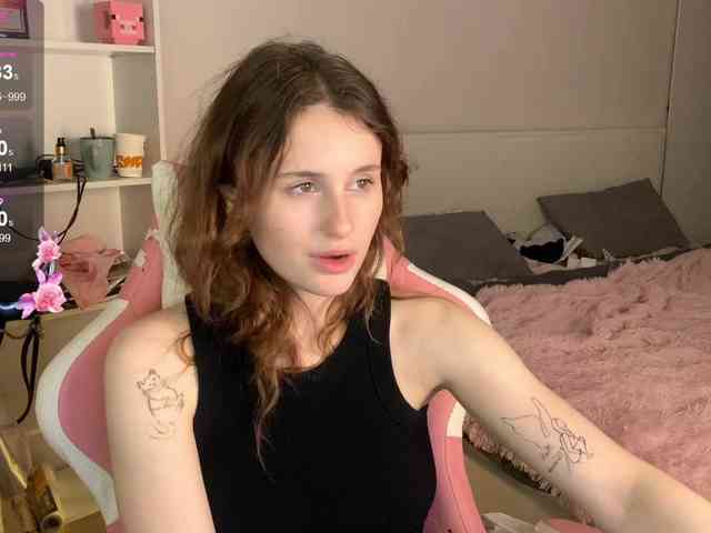MilaElin webcam