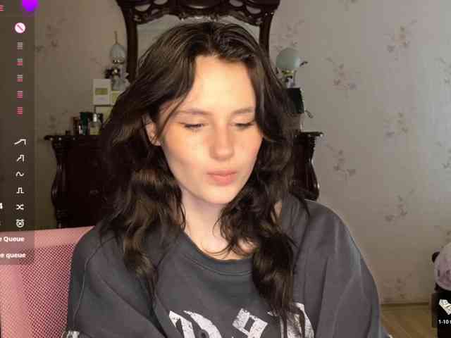 MilaElin webcam