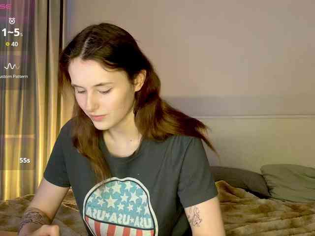 MilaElin webcam
