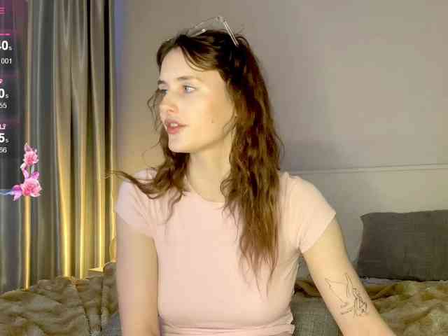 MilaElin webcam