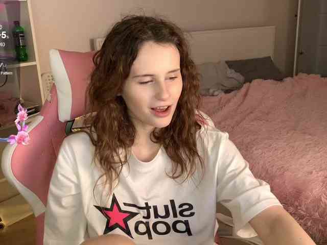 MilaElin webcam
