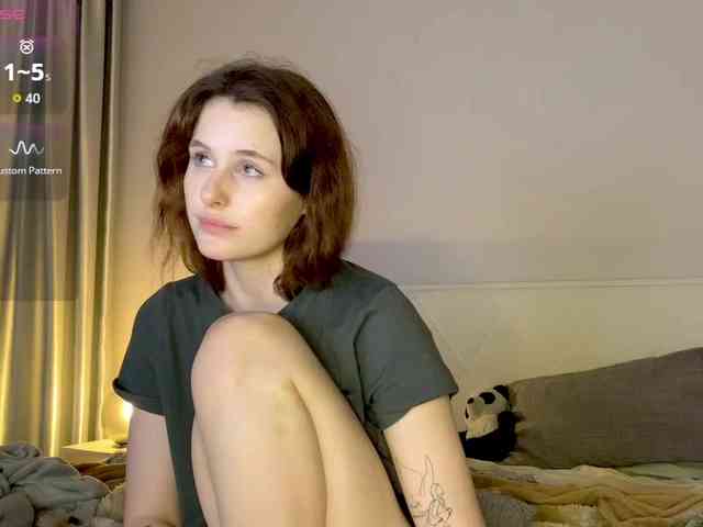 MilaElin webcam