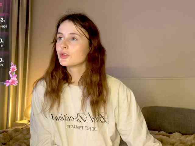 MilaElin webcam