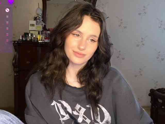 MilaElin webcam