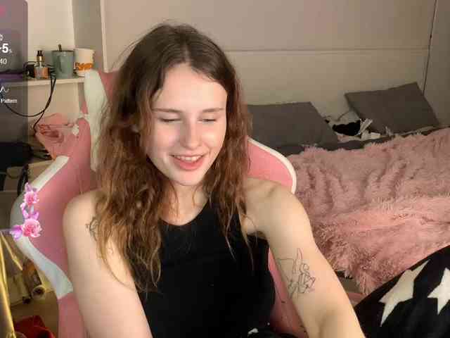 MilaElin webcam