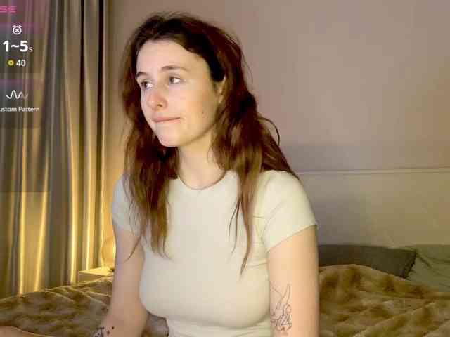 MilaElin webcam