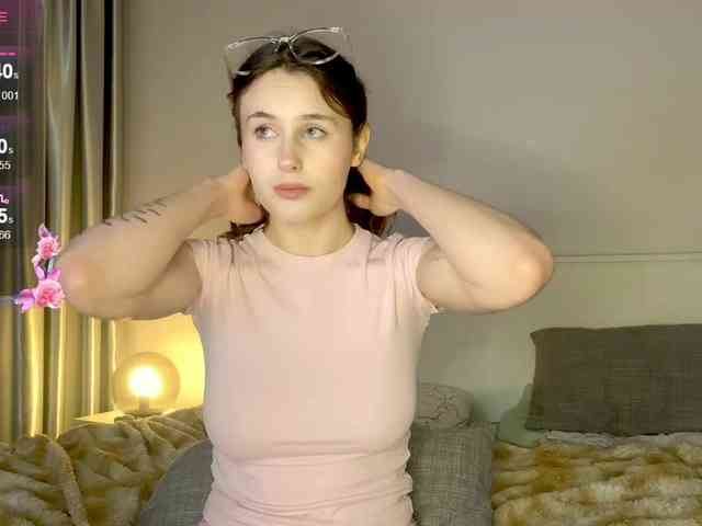 MilaElin webcam