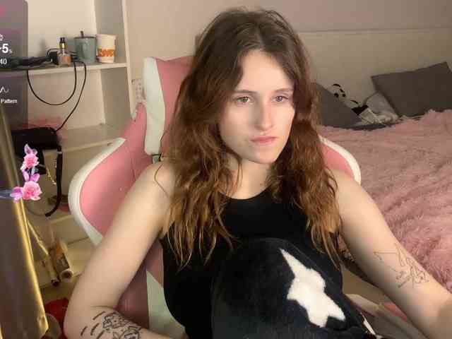 MilaElin webcam