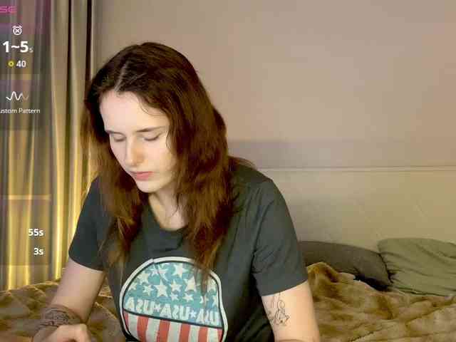 MilaElin webcam