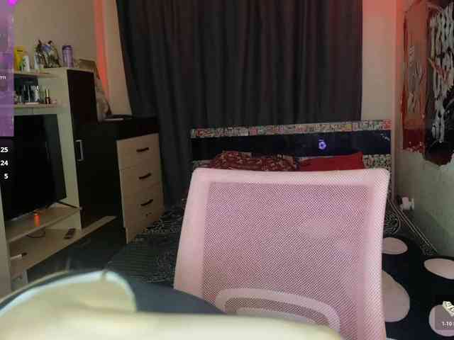 MilaElin webcam