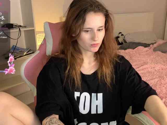 MilaElin webcam