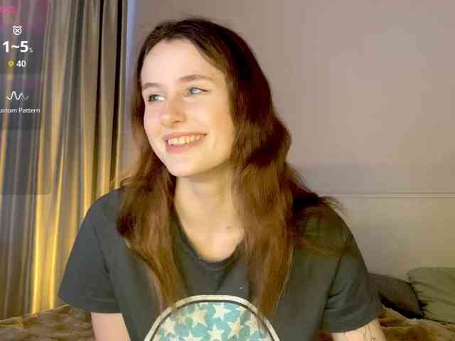MilaElin webcam
