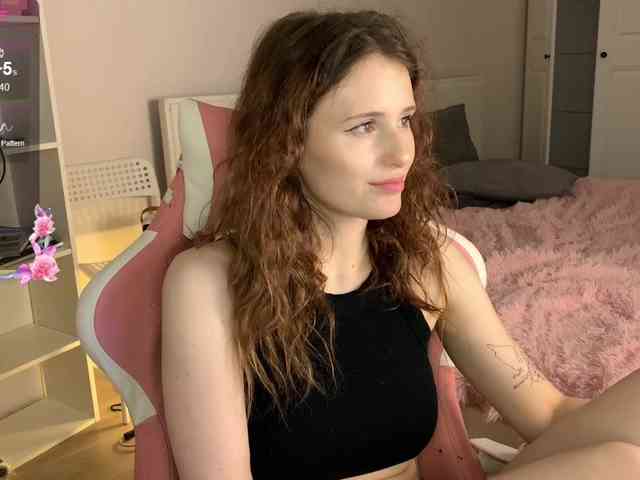 MilaElin webcam
