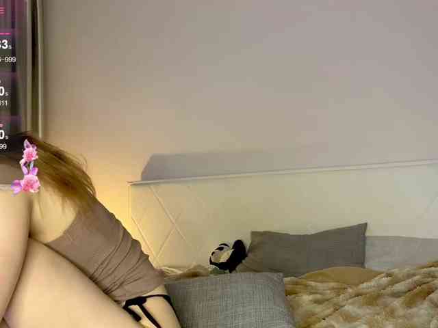MilaElin webcam