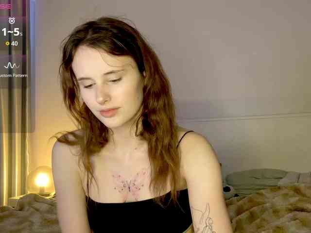 MilaElin webcam