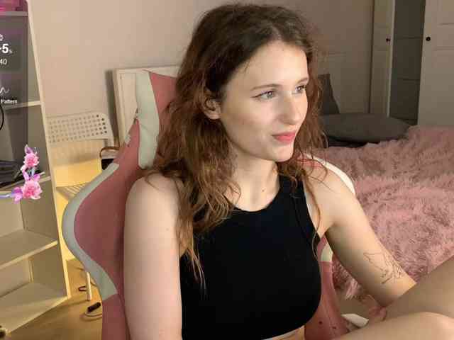 MilaElin webcam
