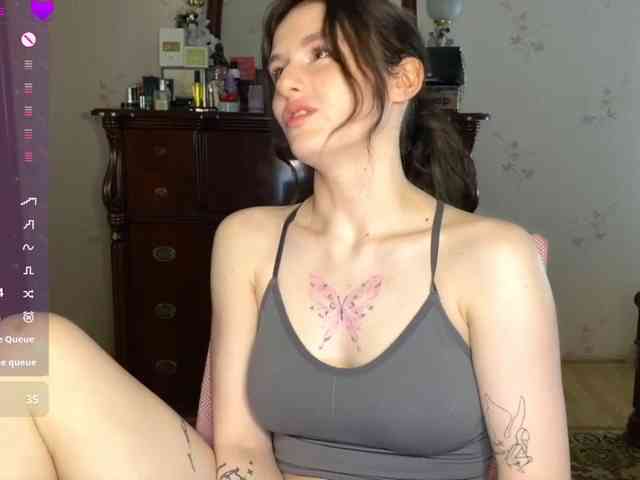 MilaElin webcam