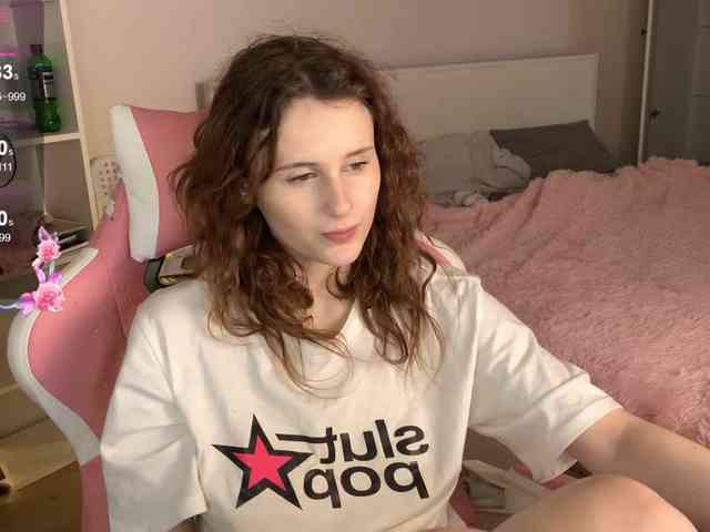 MilaElin webcam