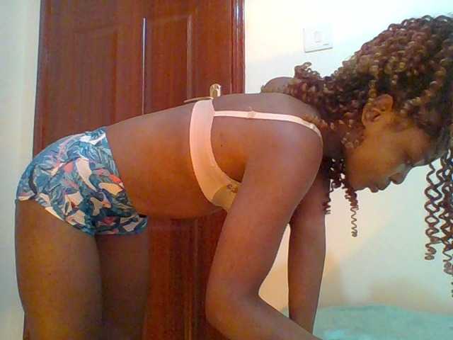 brianna254 live cam on BongaCams