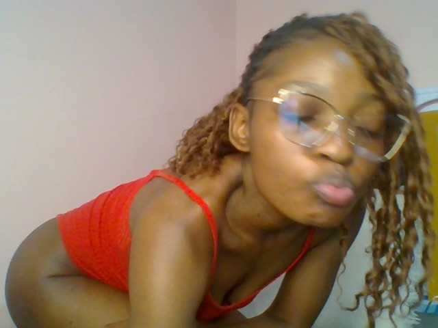 brianna254 live cam on BongaCams