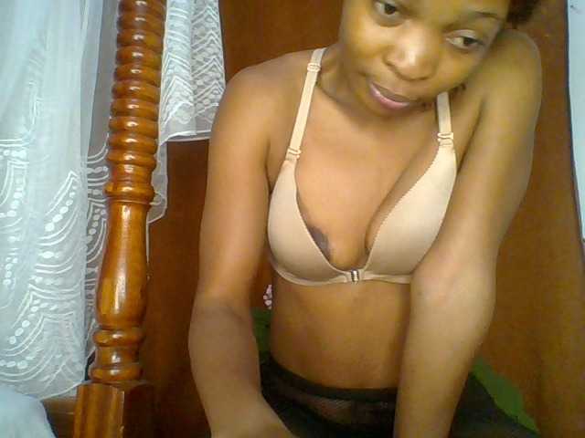 brianna254 live cam on BongaCams